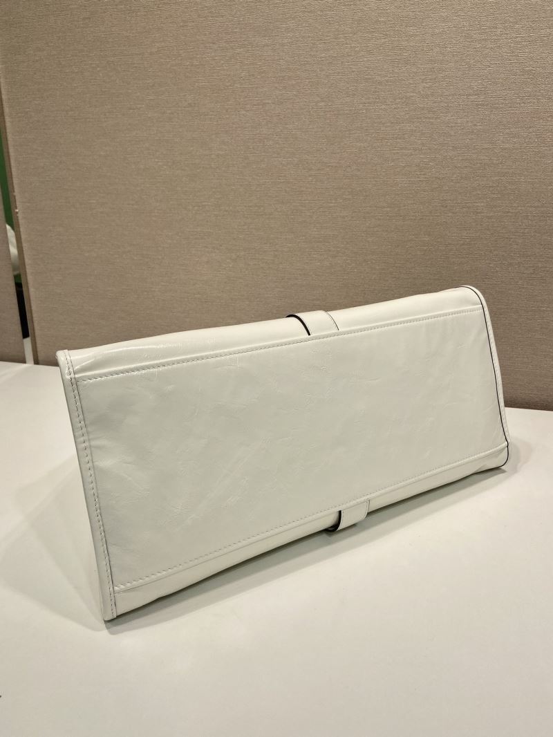Pra*a hobo bags